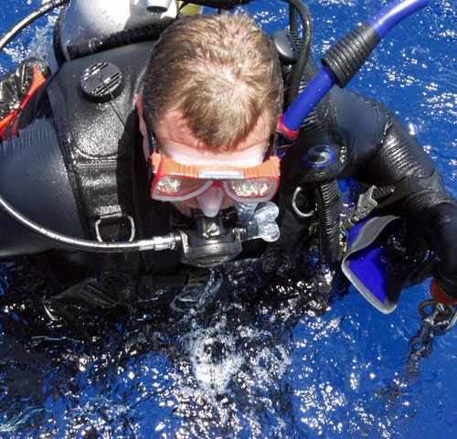 image of an underwater diver